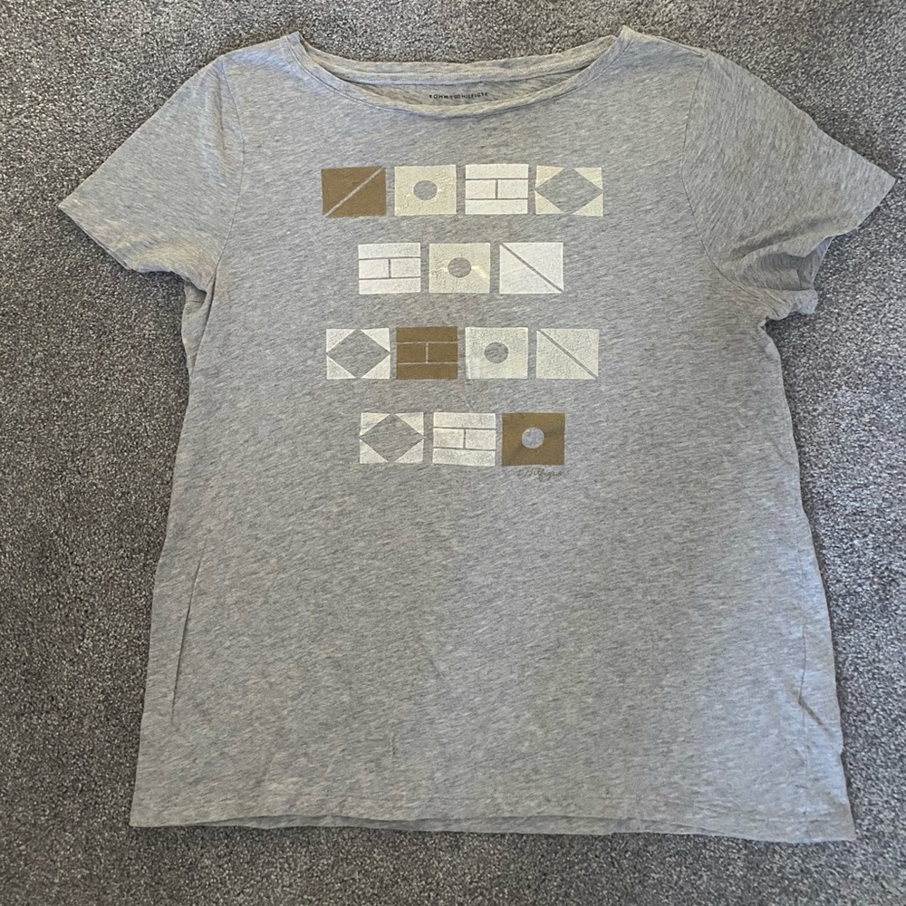 Tommy Hilfiger Graphic Gray T-Shirt